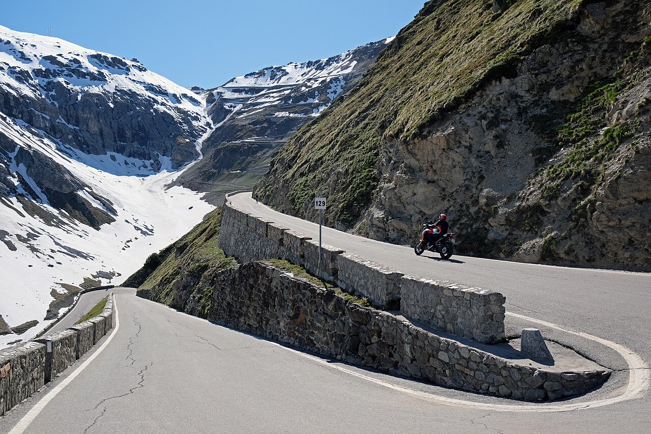 De noordkant van de Stelviopas, richting Prato allo Stelvio